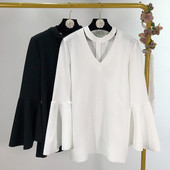 Női blúz széles modell lótusz ujjú fehér és fekete színben