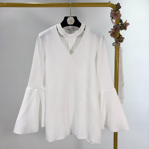 Női blúz széles modell lótusz ujjú fehér és fekete színben