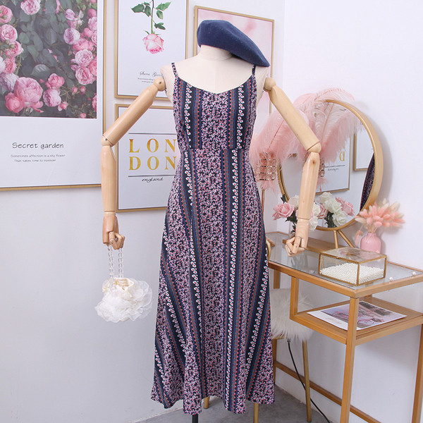 Alkalmi női ruha vékony pántokkal, sárga, piros és fekete mintával