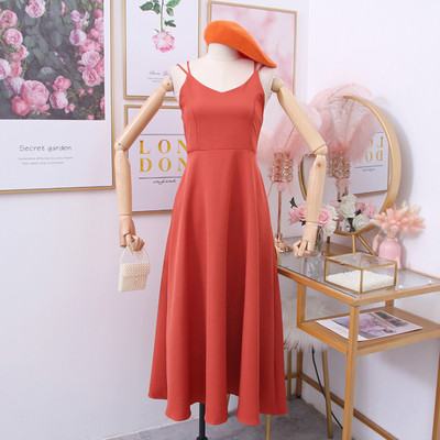 Kivágott modell női ruha vékony pántokkal sárga, narancssárga, piros, zöld, fekete és fehér színben