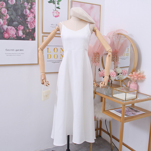 Kivágott modell női ruha vékony pántokkal sárga, narancssárga, piros, zöld, fekete és fehér színben