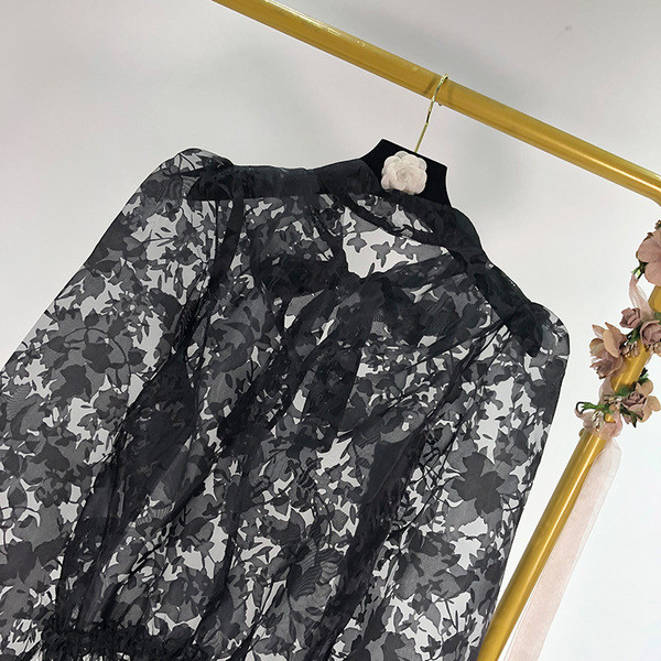 Modern női tüll blúz fekete színben nyakkikötővel