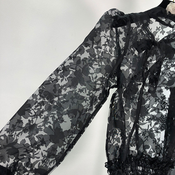 Modern női tüll blúz fekete színben nyakkikötővel