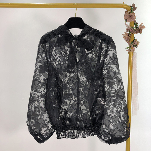 Modern női tüll blúz fekete színben nyakkikötővel