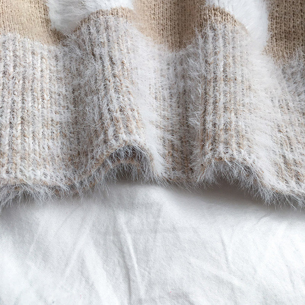 Pulover de dama de Craciun in trei culori cu decolteu oval