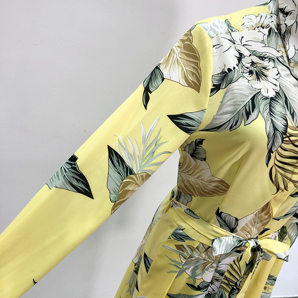 Rochie lungă de culoare galbenă cu model floral