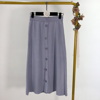 Hosszú kötött szoknya gombos szabásmintával