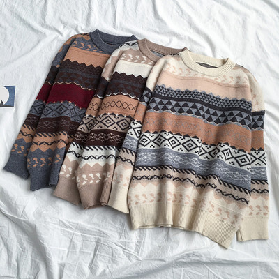 Ежедневен дамски пуловер широк модел в три цвята с овално деколте