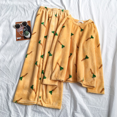 Hímzéssel ellátott női téli pizsama három színben két részben