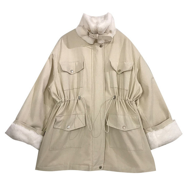 Geaca de iarna de dama cu guler clasic, buzunare si cravate in alb si negru