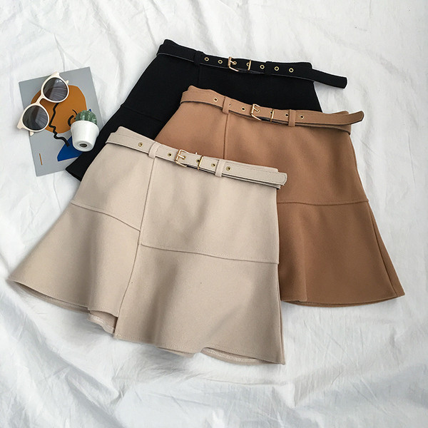 Női szoknya szabású modell három színben, magas derékkal