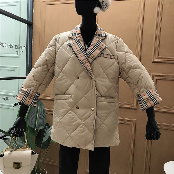 Geaca de dama model nou cu maneci 7/8 si nasturi in bej, negru si maro