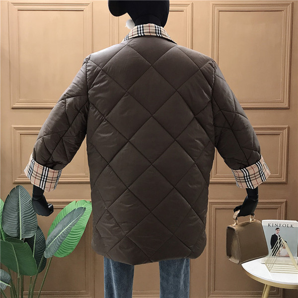 Geaca de dama model nou cu maneci 7/8 si nasturi in bej, negru si maro