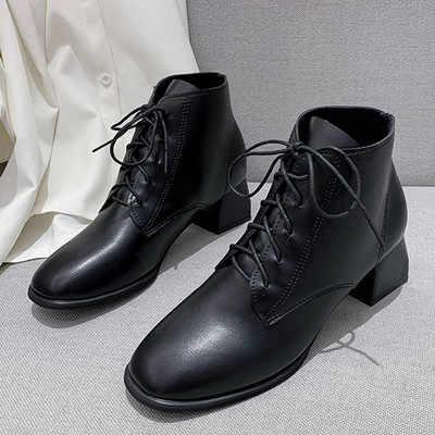 Női bőrcsizma vastag alacsony sarkú télre