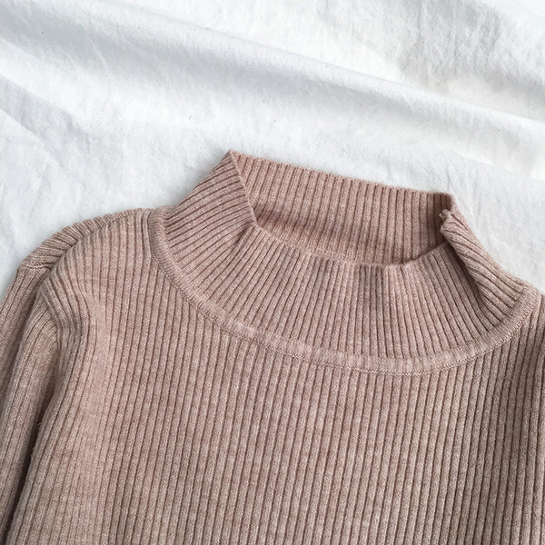 Bluza de dama in mai multe culori cu guler inalt si maneci lungi