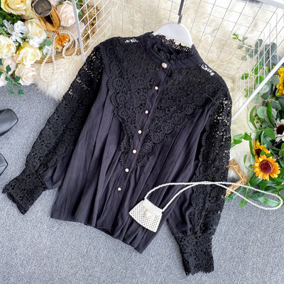 Modern női ing széles csipkeujjjal és gyöngyökkel