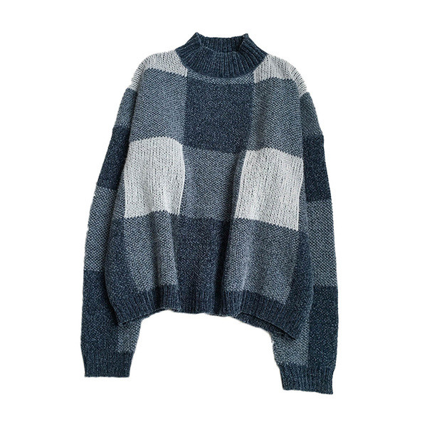 Női kockás pulóver három színben, félmagas gallérral