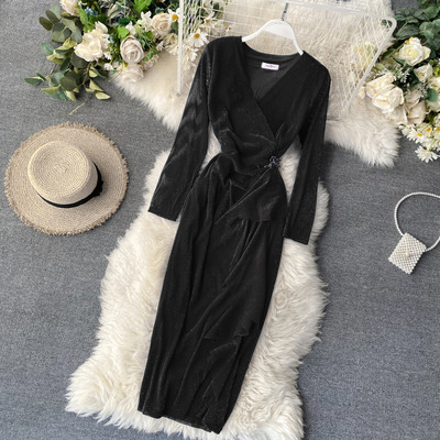 Rochie de dama cu efect stralucitor si decolteu in V in rosu, roz si negru