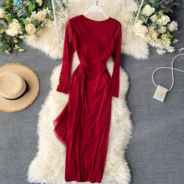 Rochie de dama cu efect stralucitor si decolteu in V in rosu, roz si negru