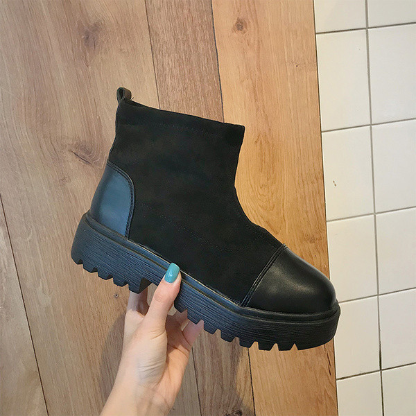 Cizme de toamna de dama model ascutit de culoare neagra