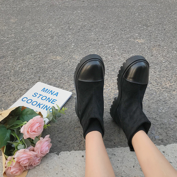 Cizme de toamna de dama model ascutit de culoare neagra