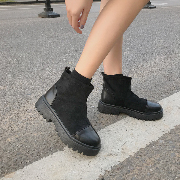 Cizme de toamna de dama model ascutit de culoare neagra