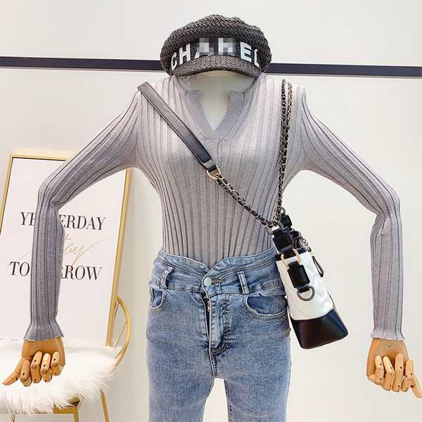 Pulover de dama - Model subtire si decolteu in V in patru culori