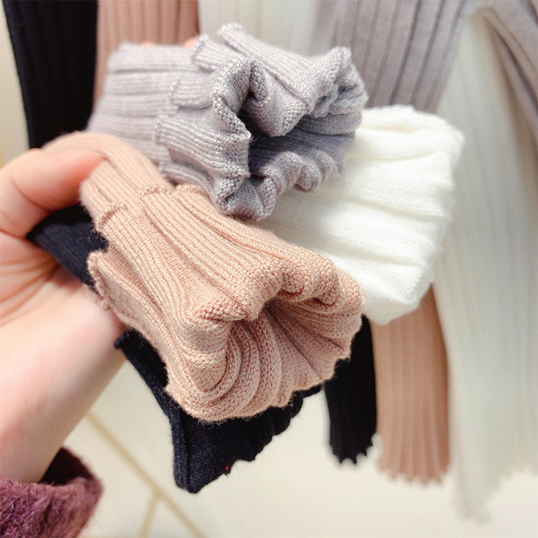 Pulover de dama - Model subtire si decolteu in V in patru culori