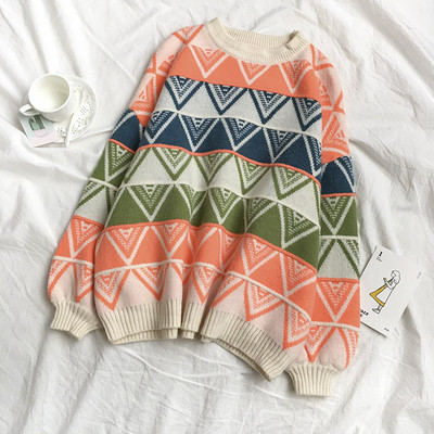 Színes női pulóver három színben, ovális nyakkivágással