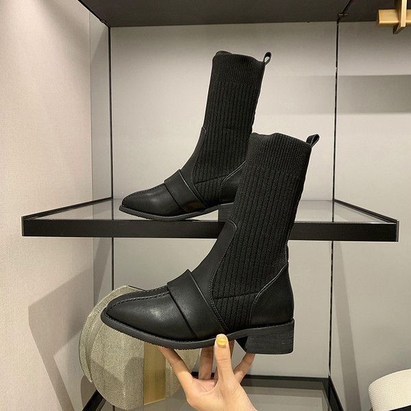 Női csizma típusú zokni eko bőrből és textilből fekete színben