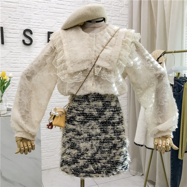 Két részből álló női szett - csipke ing gombokkal + szoknya