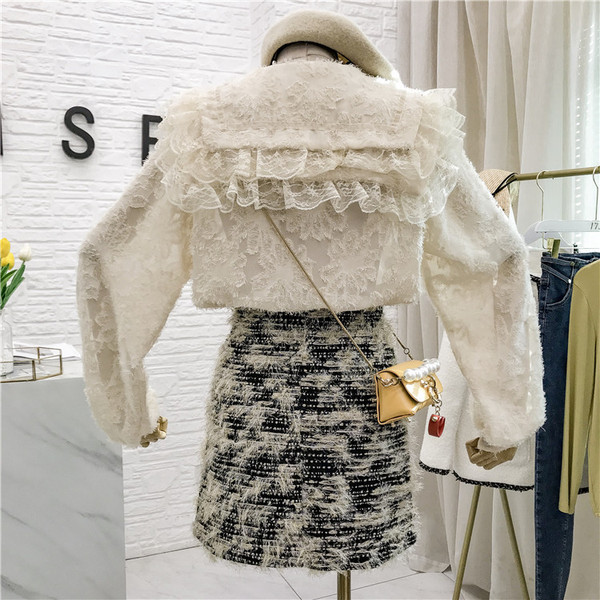 Két részből álló női szett - csipke ing gombokkal + szoknya