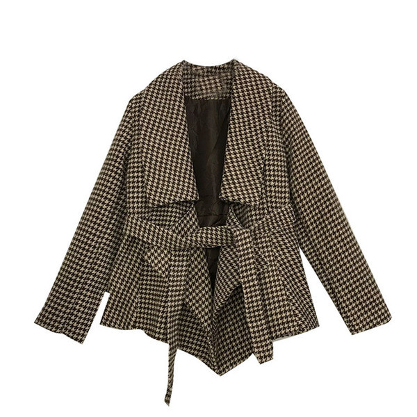 Palton de damă în carouri cu curea de culoare maro și negru