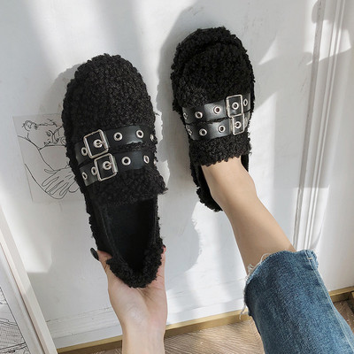 Női pehelycipő télre fekete-fehér színben