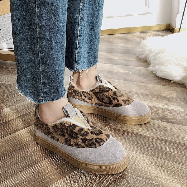 Pehely és lapos talpú női alkalmi cipő több színben