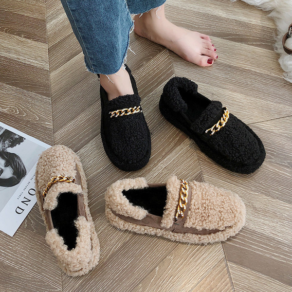 Női pehelycipő fém elemmel, fekete és bézs színben