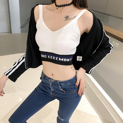 Női sportmelltartó négy színben, felirattal és V-nyakkal