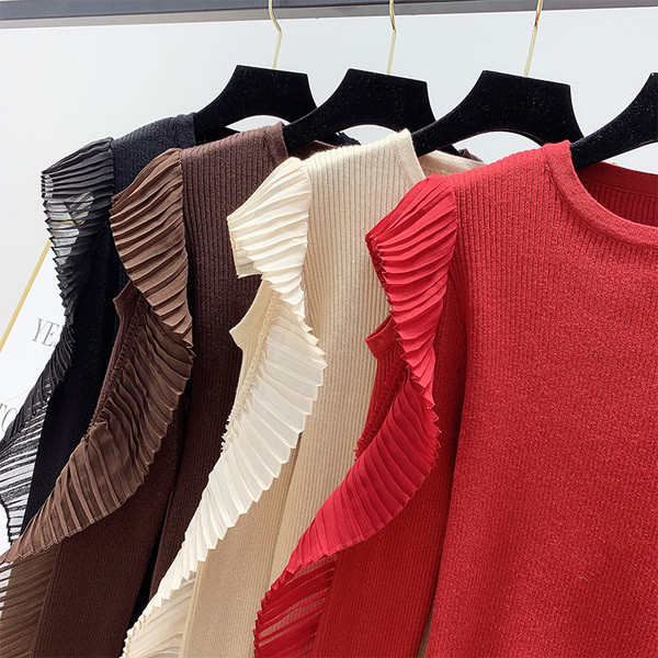 Pulover de dama modern cu tul pe maneca si decolteu rotund