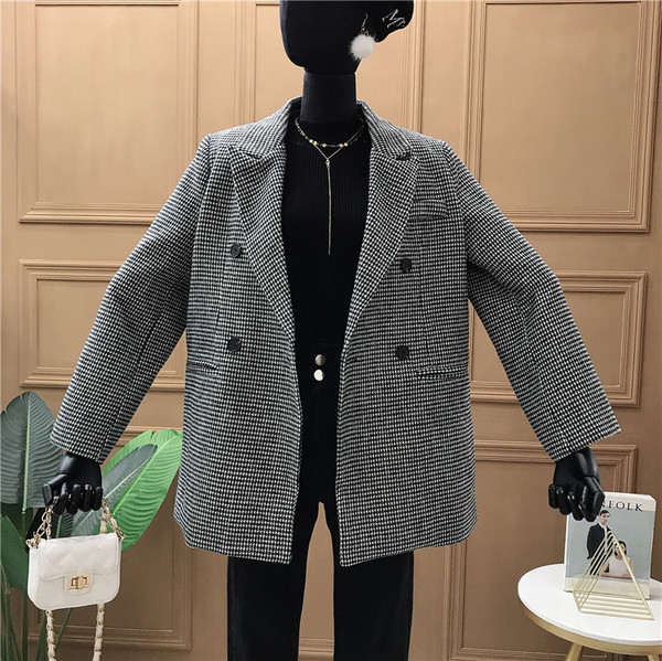 Palton de dama in carouri model nou cu centura, buzunare si nasturi in negru si maro