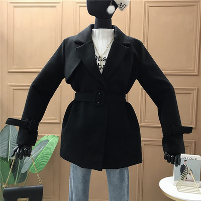 Modern női kabát övvel fekete, szürke, barna és bézs színben