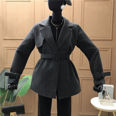 Modern női kabát övvel fekete, szürke, barna és bézs színben