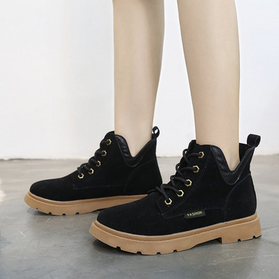 Öko velúrból készült női alkalmi csizma bézs, barna és fekete fűzővel