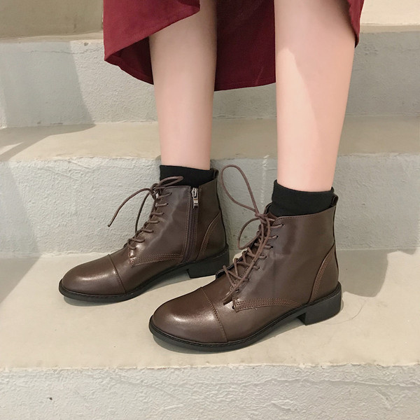 Női alkalmi csizma fűzős barna és fekete színben, öko bőrből