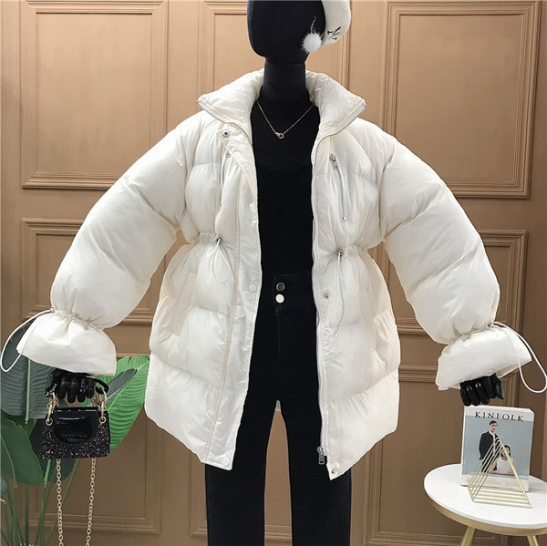 Geaca de iarna de dama cu guler polo inalt si fermoar in alb si negru