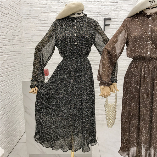 Női sifon pöttyös ruha barna és fekete gombokkal