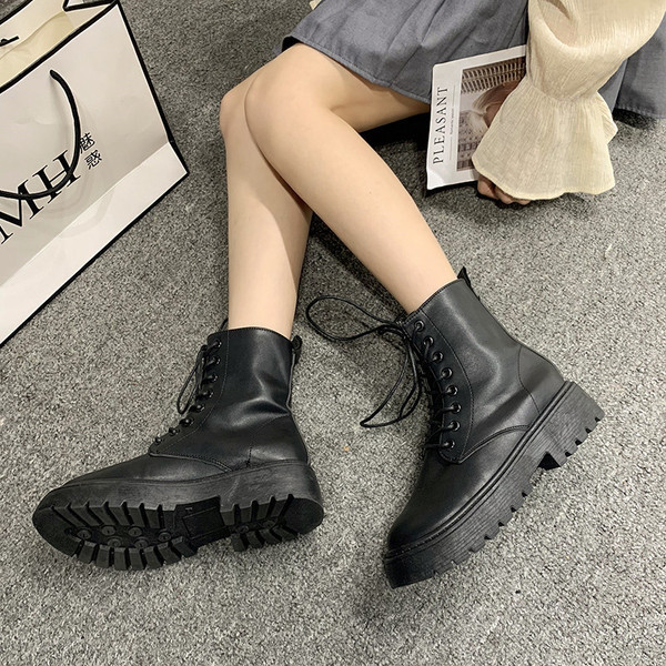 Cizme de dama cu talpa cubaneza aspra din piele ecologica