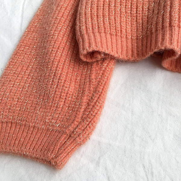 Modern női pulóver három színben rátéttel és 3D elemmel