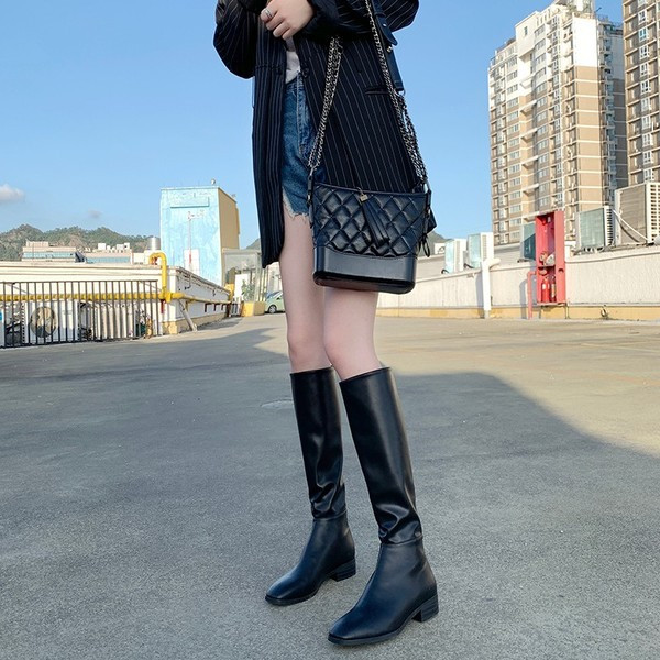 Cizme până la genunchi din piele ecologică de culoare neagră cu toc mic