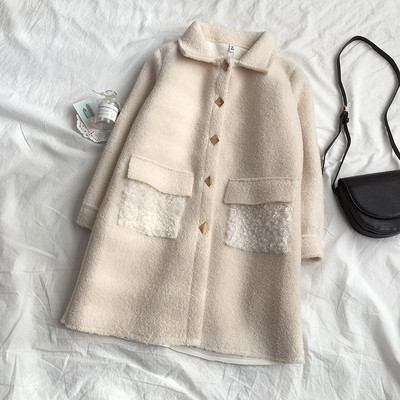 Модерно дамско палто в бял и зелен цвят с джобове