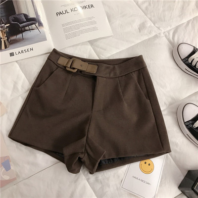 Magas derekú női rövidnadrág új modellje, több színben - retro stílusban